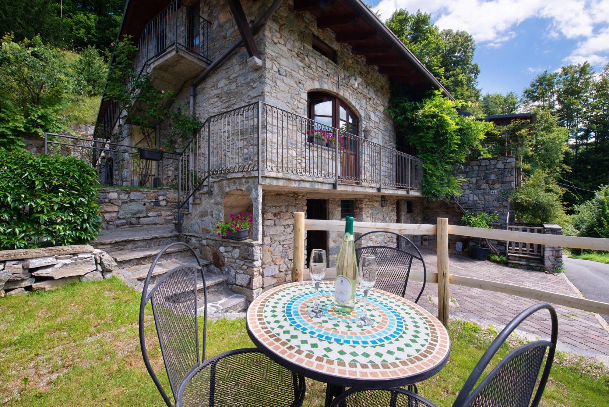 Farmhouse Of Grandfather Chek Villa Беладжо Екстериор снимка